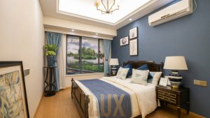 photo 6055408179870808723 y