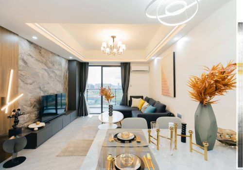 Deluxe Condo Up for sale in a Great Location - Daun Penh