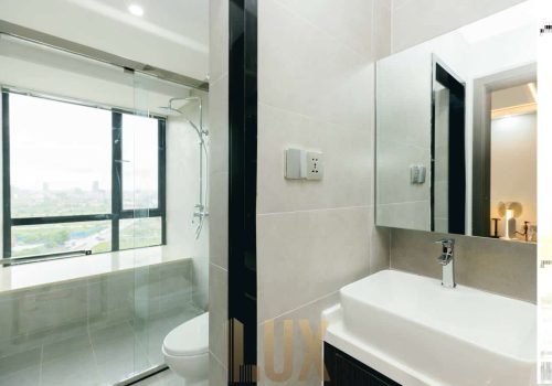 Deluxe Condo Up for sale in a Great Location - Daun Penh