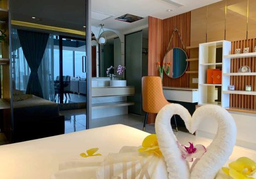 Beautifully Deluxe centrally located penthouse For Sale In Chamkarmon