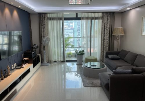 Pnhom Penh, De Castle Royal Condominium For Sale In BKK1