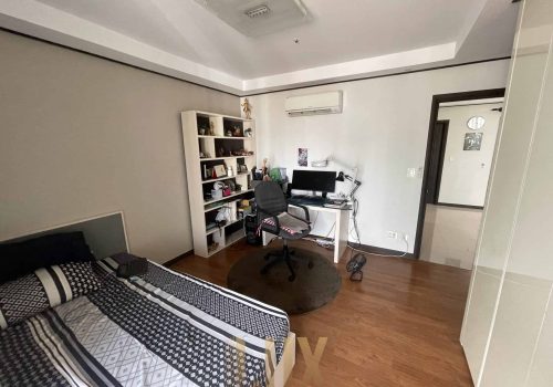 Pnhom Penh, De Castle Royal Condominium For Sale In BKK1