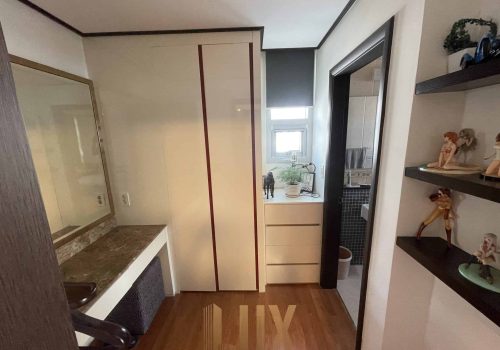 Pnhom Penh, De Castle Royal Condominium For Sale In BKK1