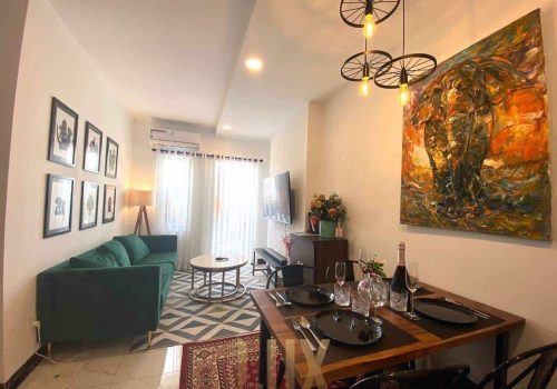 A Great petite modern style western condominium