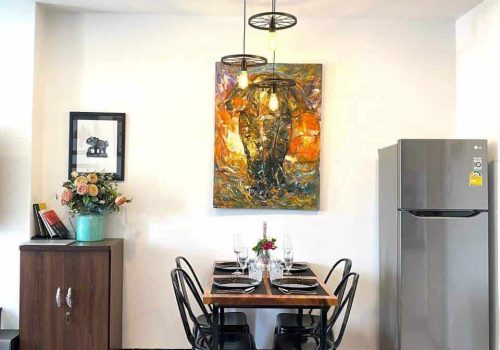 A Great petite modern style western condominium