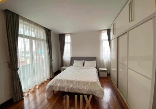 Beautiful 3 bedrooms apartment in the Middle of Phnom Penh