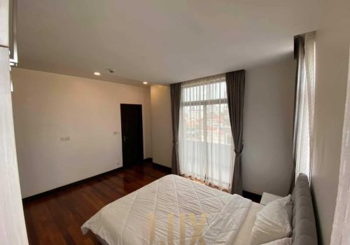 Beautiful 3 bedrooms apartment in the Middle of Phnom Penh