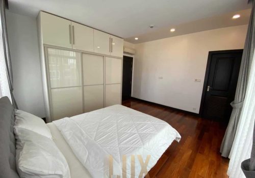 Beautiful 3 bedrooms apartment in the Middle of Phnom Penh
