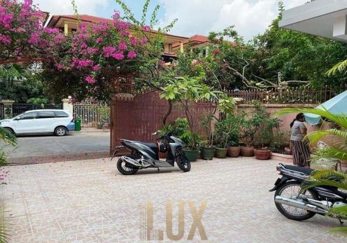 LUX-44305 2