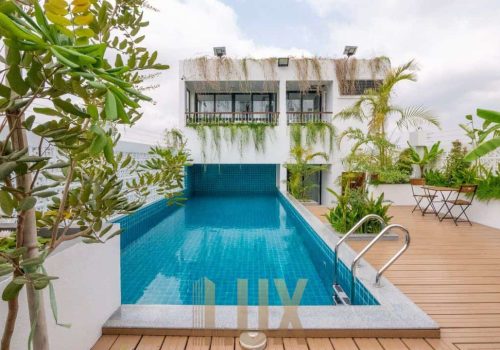 Tropical amenities (3)