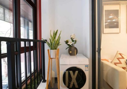 photo 6055408179870808678 y (2)