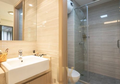 photo 6055408179870808684 y (2)