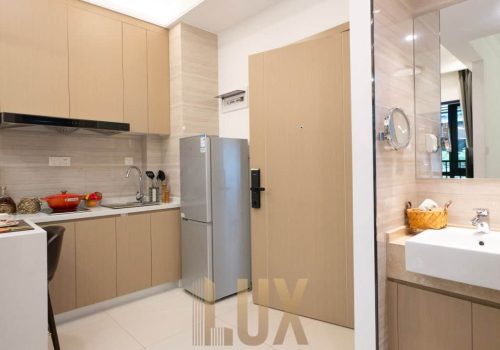 photo 6055408179870808686 y (2)