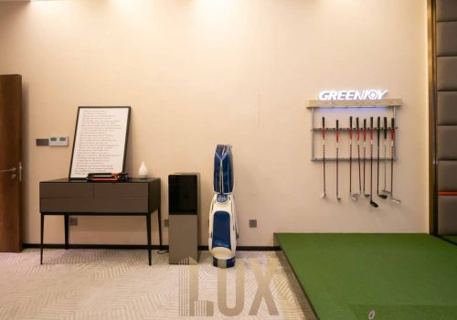 photo 6055408179870808696 y