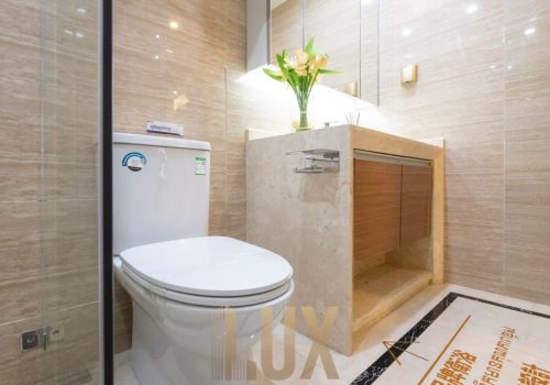 photo 6055408179870808704 y (1)