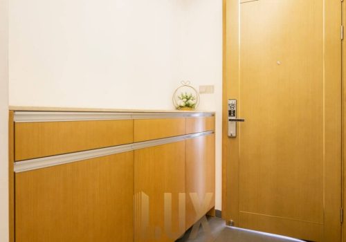 photo 6055408179870808707 y (1)