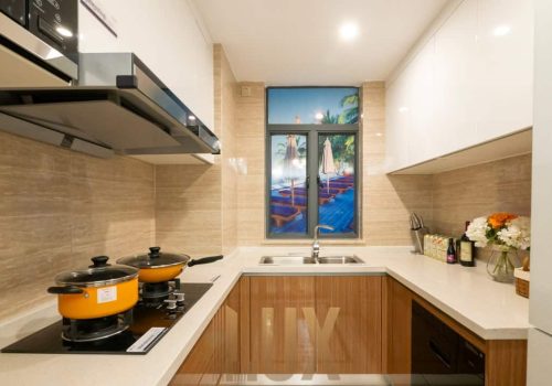 photo 6055408179870808709 y (1)