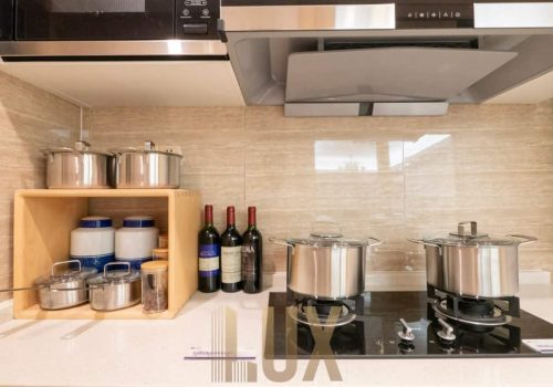 photo 6055408179870808730 y (1)