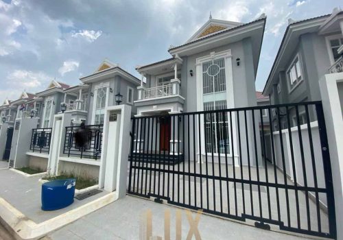 photo 6138858286330526806 y