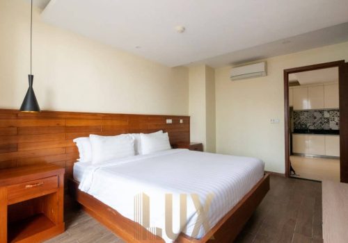 photo 6140951954038307538 y