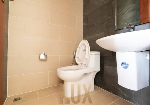 photo 6140951954038307543 y