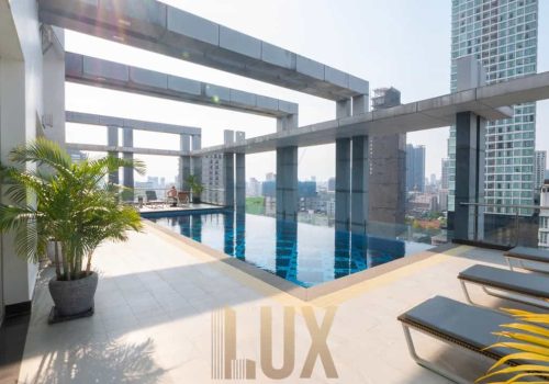 photo 6140951954038307546 y