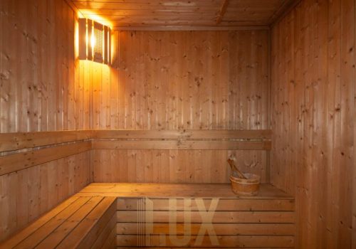 photo 6140951954038307548 y