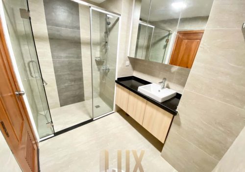 photo 6152446549242789248 y