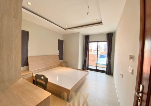 photo 6152446549242789250 y