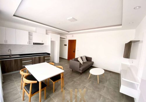 photo 6152446549242789251 y