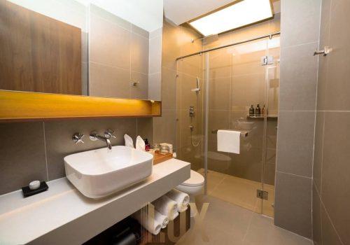 photo 6278213181763597174 y